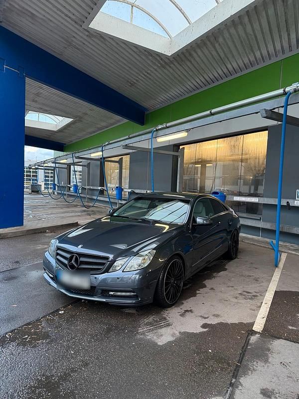 Gebraucht Mercedes E200 184 PS (135 kW) 2012 Grau Coupé