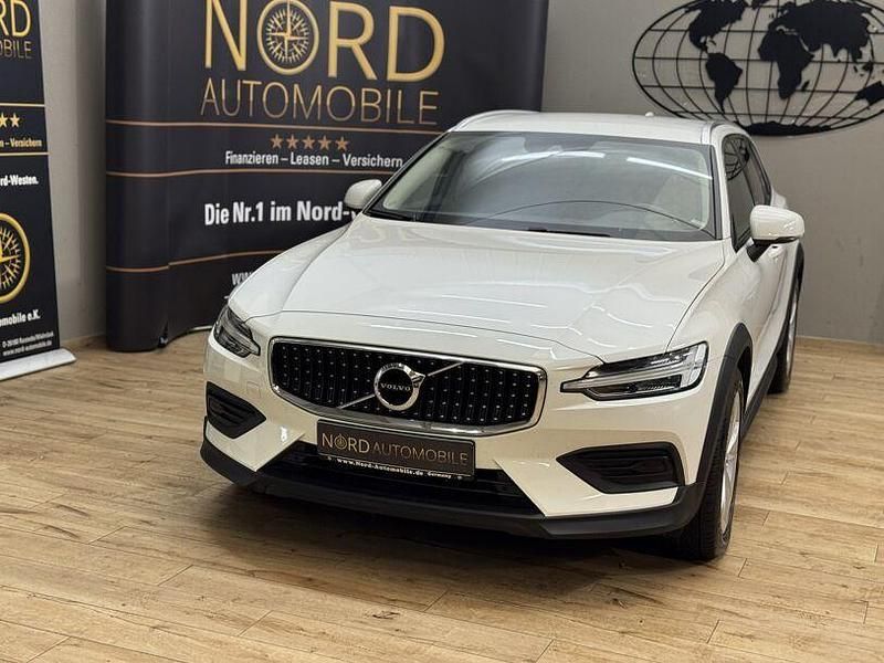 Ice white solid Gebraucht 2022 Volvo V60 Kombi | 28.850 € (Fairer Preis) - Bild 1/3