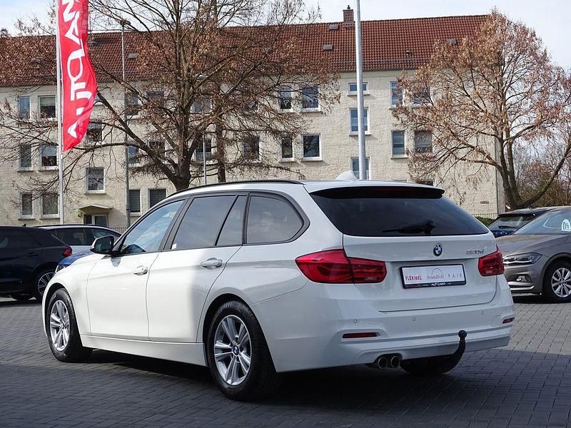 Gebraucht BMW 320 Advantage 163 PS (119 kW) 2019 Weiß Kombi