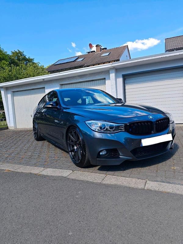 Grau Gebraucht 2015 BMW 335 Gran Turismo M Sport Limousine | 14.399 € - Bild 1/4