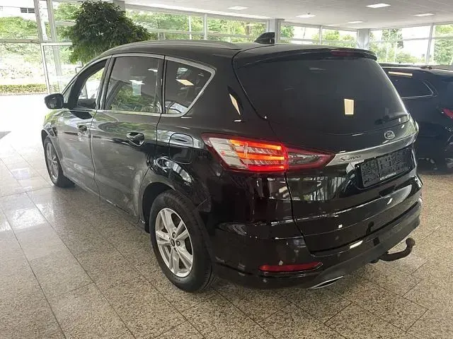 Gebraucht Ford S-MAX Titanium 190 PS (139 kW) 2022 Schwarz Van / Kleinbus