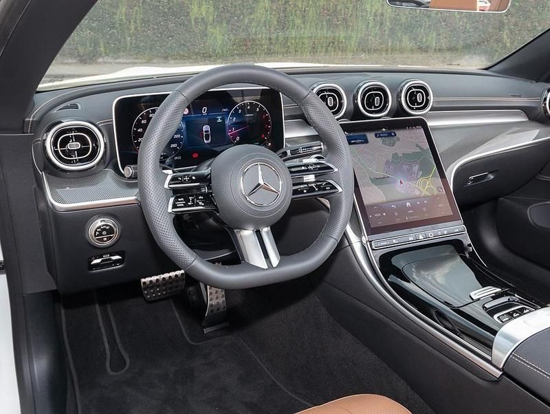 Gebraucht Mercedes 180 AMG 170 PS (125 kW) 2024 Unilack polarweiß Limousine