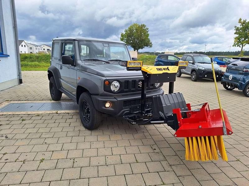 Gebraucht Suzuki Jimny 102 PS (75 kW) 2023 Medium grau SUV