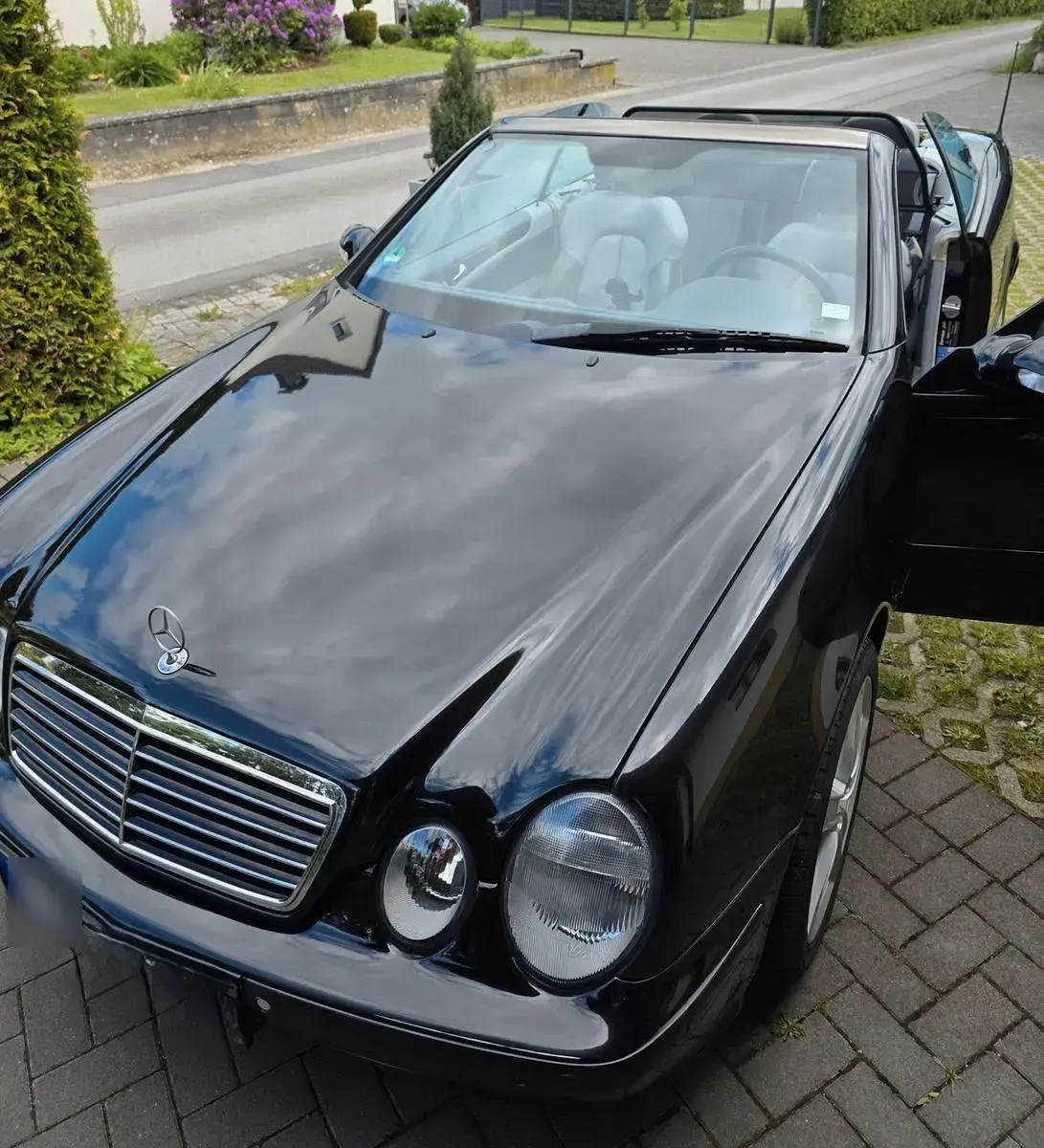 Gebraucht Mercedes CLK320 Avantgarde 218 PS (160 kW) 2002 Schwarz Cabrio