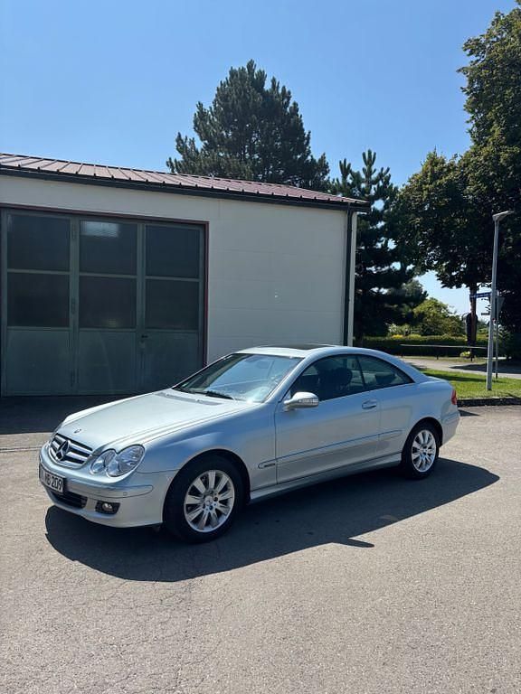 Silber Gebraucht 2005 Mercedes CLK200 Elegance Coupé | 8.500 € (Fairer Preis) - Bild 1/4