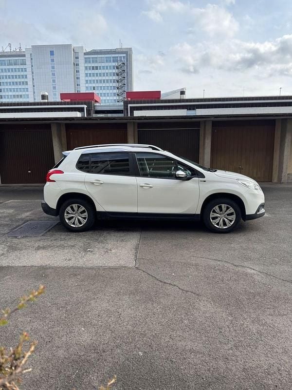 Gebraucht Peugeot 2008 Style 92 PS (67 kW) 2015 Weiß SUV
