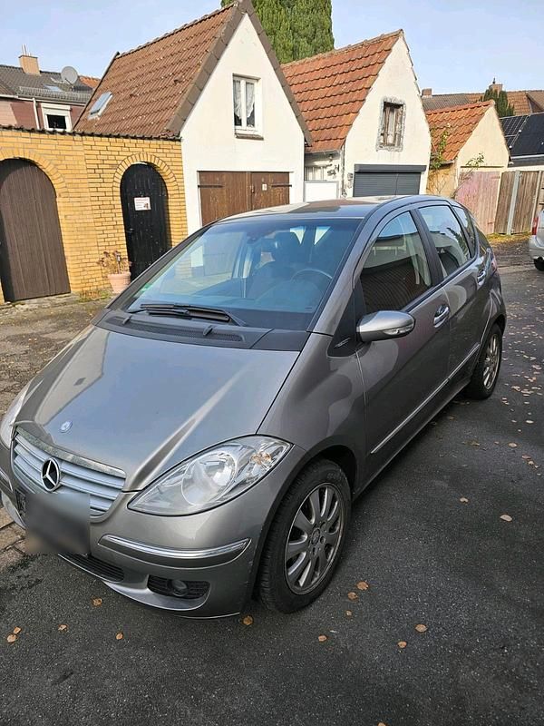 Grau Gebraucht 2007 Mercedes A200 Kleinwagen | 3.550 € (Fairer Preis) - Bild 1/4