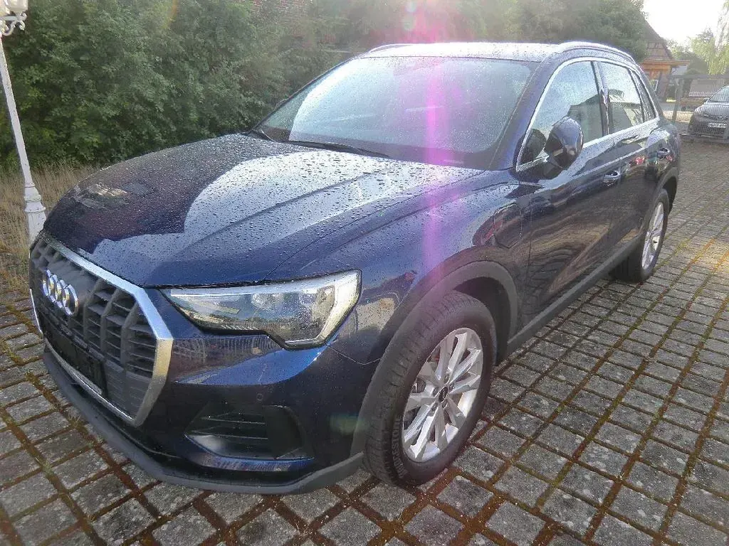 Gebraucht Audi Q3 Basis 150 PS (110 kW) 2022 Blau SUV