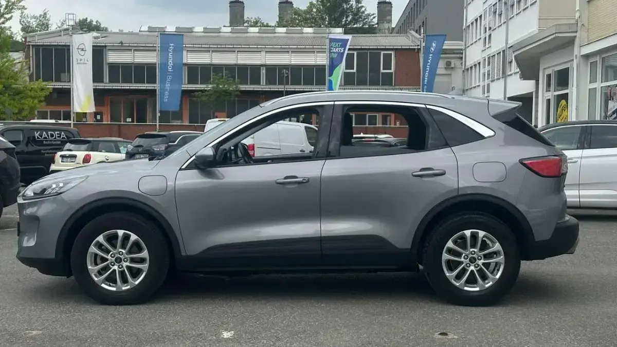 Gebraucht Ford Kuga 224 PS (164 kW) 2022 Solarsilber (metallic) SUV