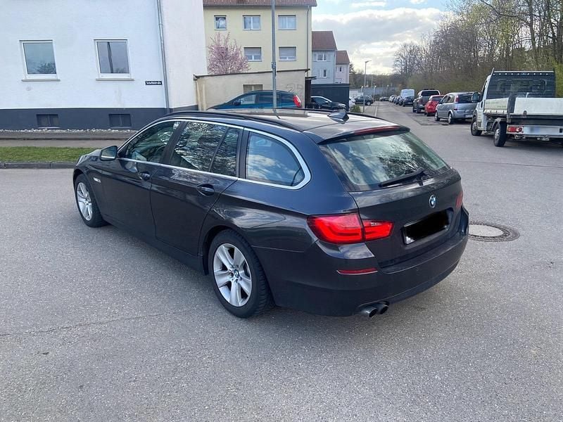 Gebraucht BMW 530 245 PS (180 kW) 2010 Grau Kombi