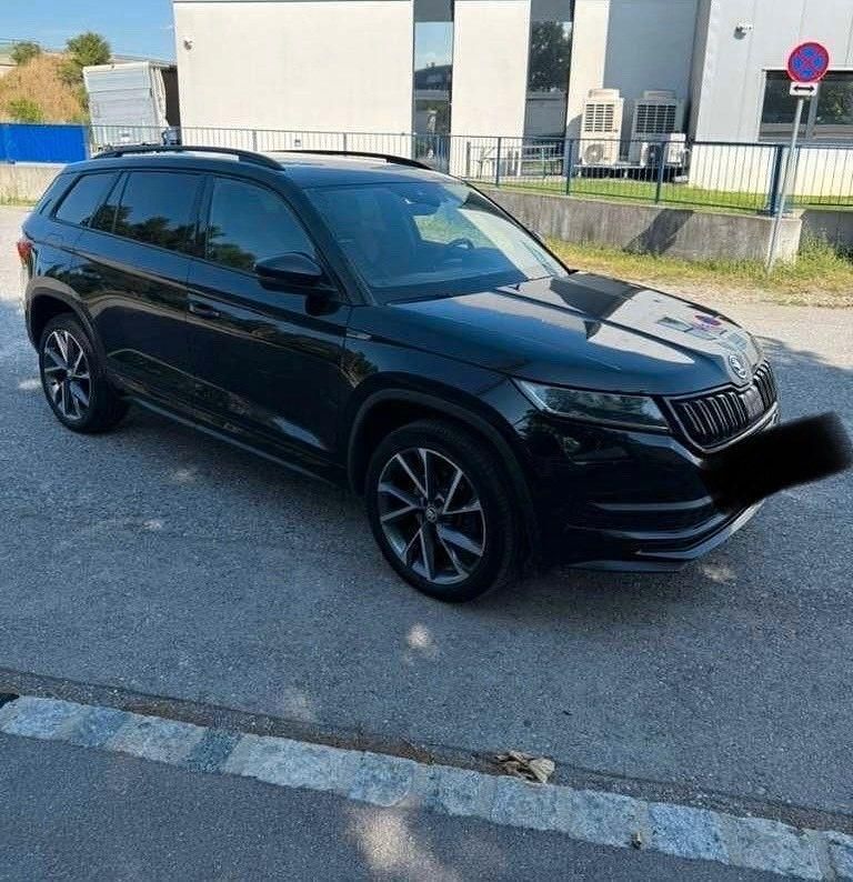 Schwarz Gebraucht 2020 Skoda Kodiaq SportLine SUV | 21.950 € (Superpreis) - Bild 1/4