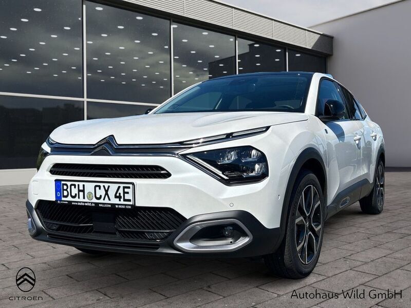 Weiß Gebraucht 2023 Citroën e-C4 Shine Limousine | 33.900 € - Bild 1/4