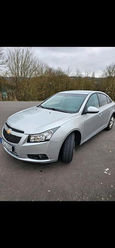 Gebraucht Chevrolet Cruze 150 PS (110 kW) 2012 Silber Limousine