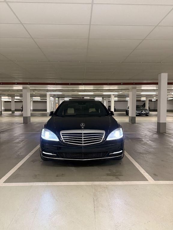 Gebraucht Mercedes S350 258 PS (189 kW) 2013 Schwarz Limousine