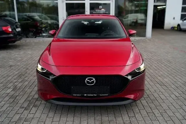 Używany Mazda 3 Selection 162 KM (119 kW) 2021 Czerwony Sedan/Limuzyna