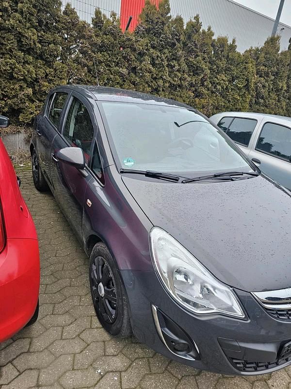 Grau Gebraucht 2013 Opel Corsa Kleinwagen | 3.200 € - Bild 1/4