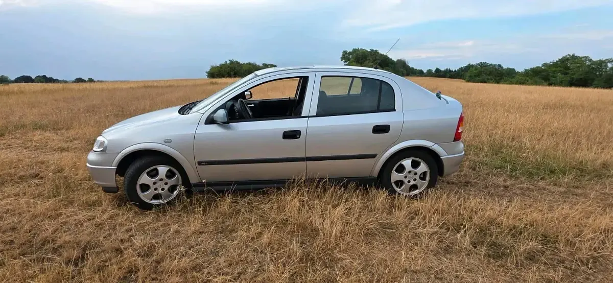 Gebraucht Opel Astra 115 PS (84 kW) 1998 Silber Limousine