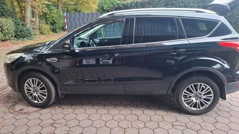Gebraucht Ford Kuga Titanium 163 PS (119 kW) 2013 Schwarz SUV
