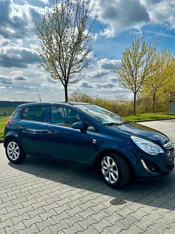 Gebraucht Opel Corsa 101 PS (74 kW) 2012 Blau Kleinwagen