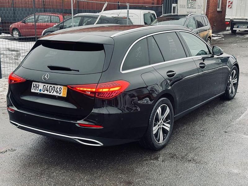 Gebraucht Mercedes C220 200 PS (147 kW) 2023 Schwarz Kombi