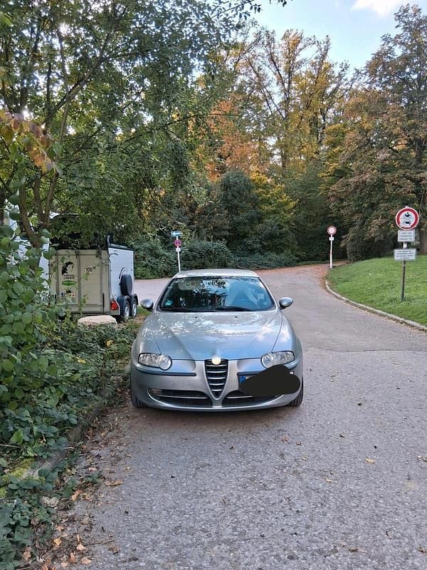 Silber Gebraucht 2003 Alfa Romeo 147 Kleinwagen | 2.200 € (Teuer) - Bild 1/4