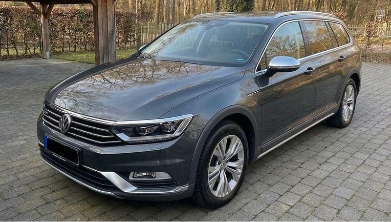 Gebraucht VW Passat Alltrack 190 PS (139 kW) 2019 Grau Kombi