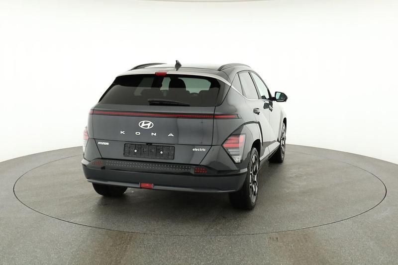 Gebraucht Hyundai Kona Prime 160 kW (218 PS) 2023 Ecotronic grey metallic SUV
