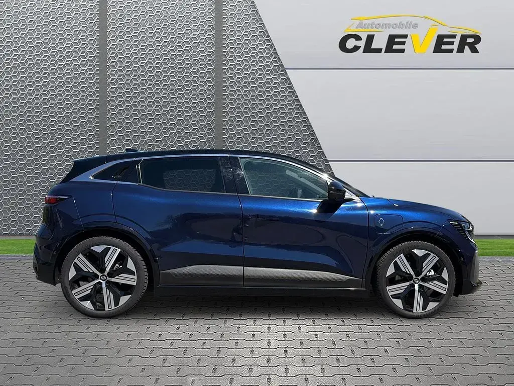 Gebraucht Renault Megane E-Tech Iconic 160 kW (218 PS) 2023 Blau Limousine