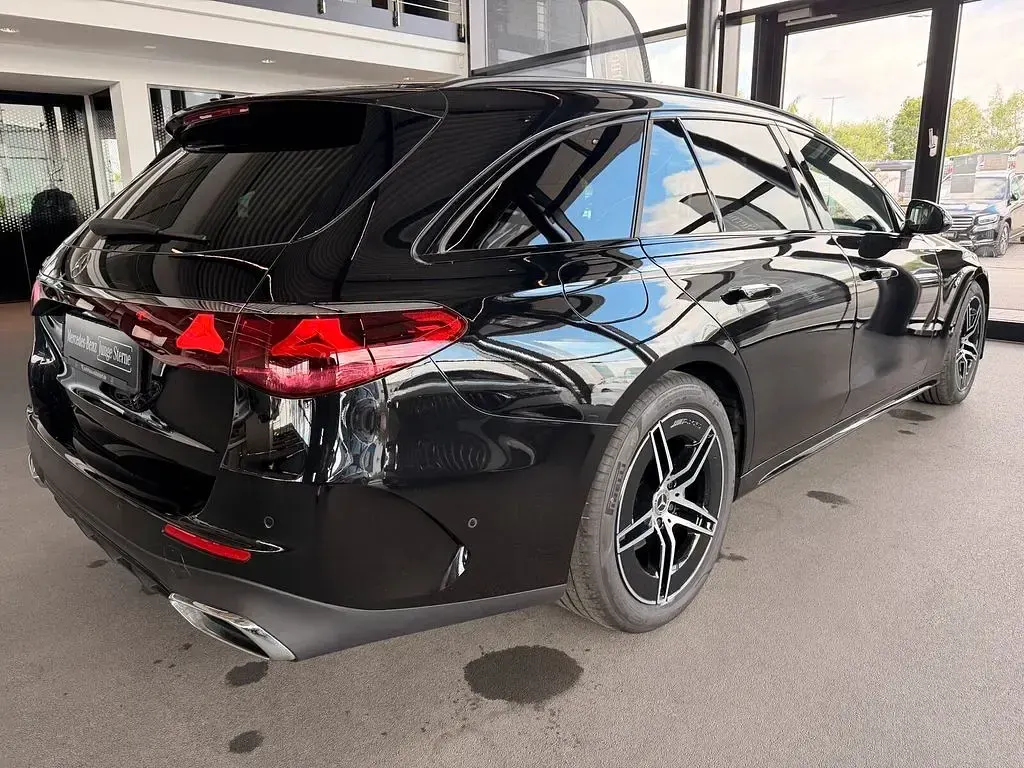 Gebraucht Mercedes E220 Advanced 198 PS (145 kW) 2025 Schwarz Limousine
