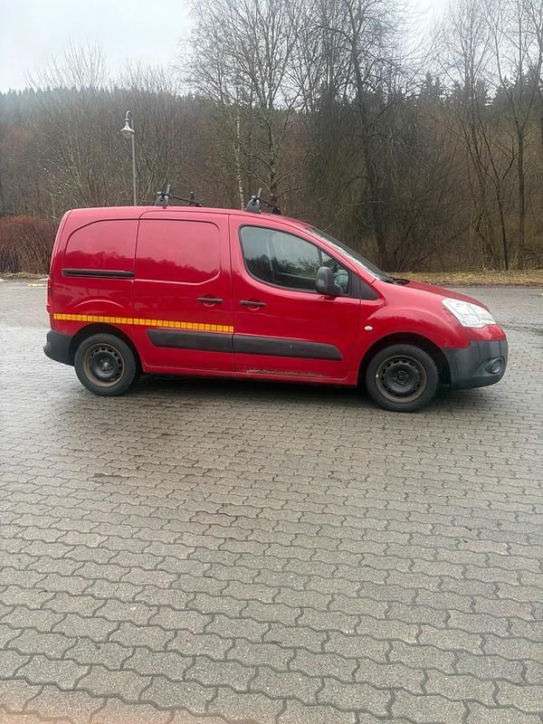 Gebraucht Citroën Berlingo 75 PS (55 kW) 2009 Rot Van / Kleinbus