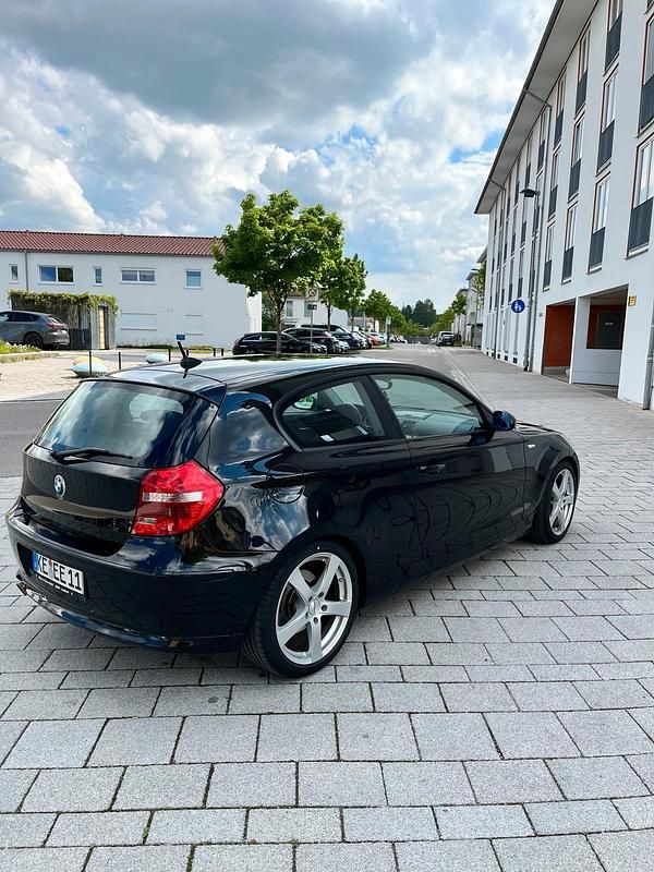 Schwarz Gebraucht 2007 BMW 118 Kleinwagen | 1.800 € (Superpreis) - Bild 1/4