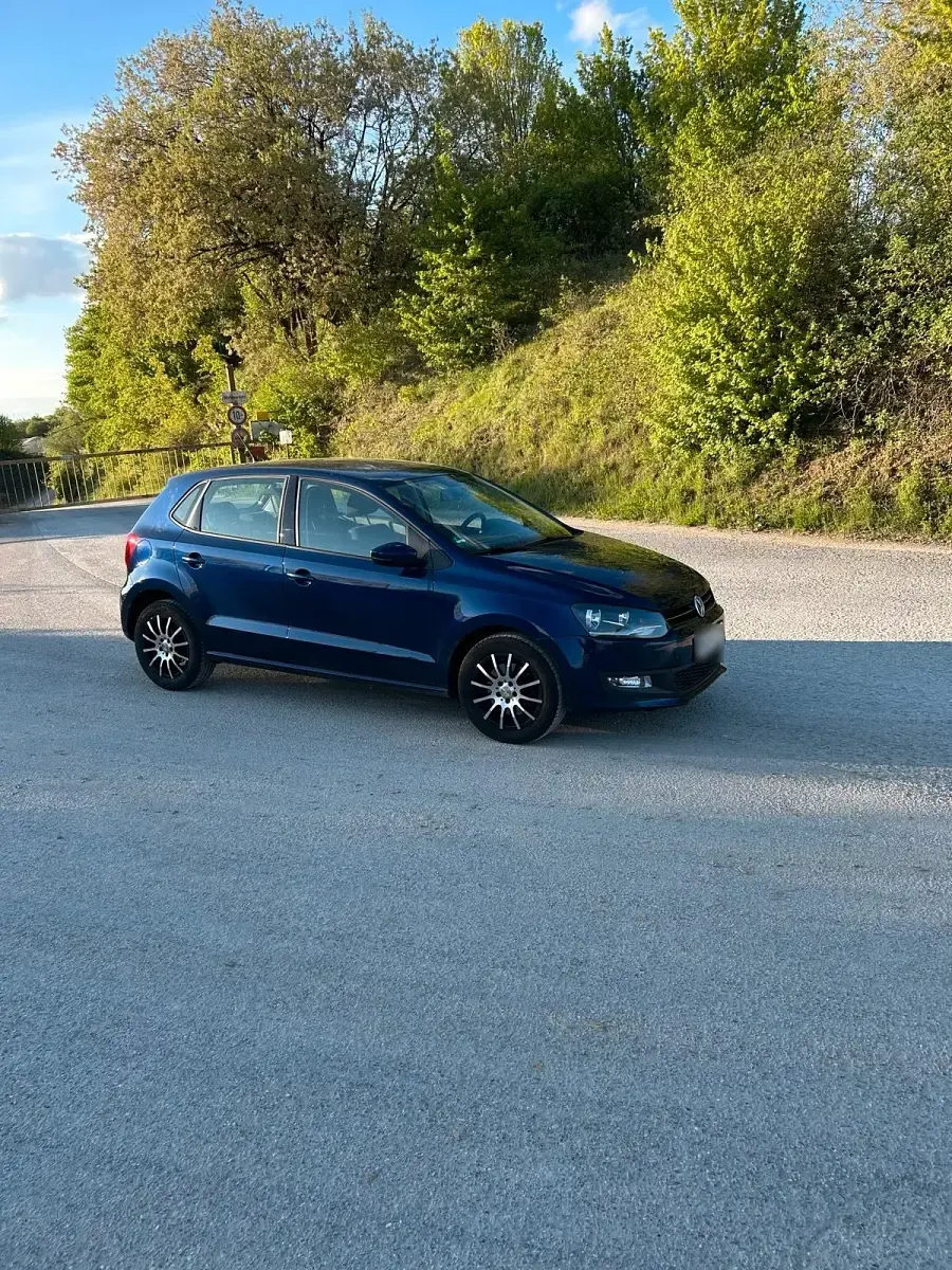 Gebraucht VW Polo 105 PS (77 kW) 2013 Blau Kleinwagen