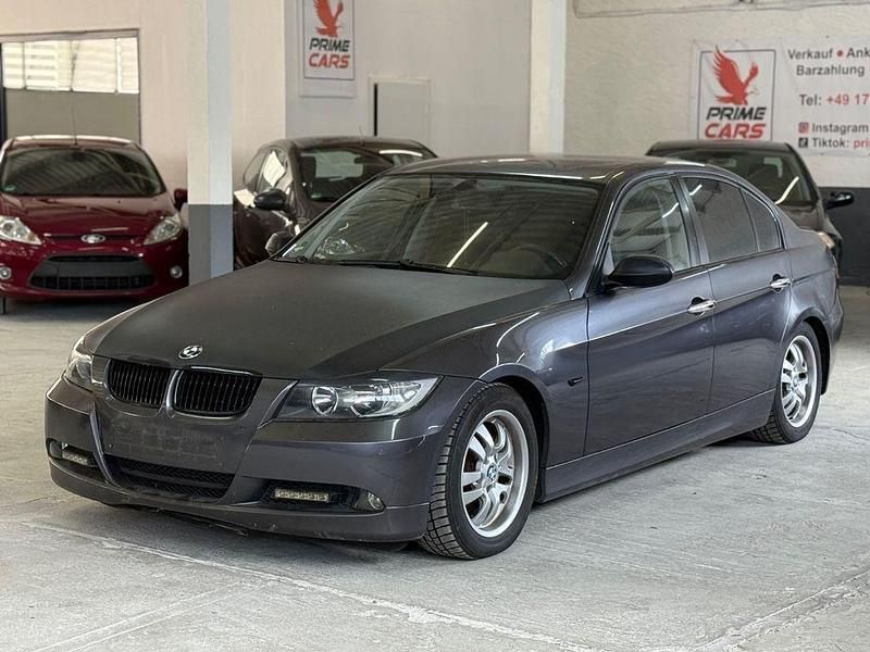 Sparkling graphite metallic Gebraucht 2005 BMW 320 Sport Line Limousine | 2.299 € (Superpreis) - Bild 1/4