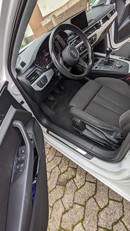 Gebraucht Audi A4 Sport 150 PS (110 kW) 2016 Weiß Limousine