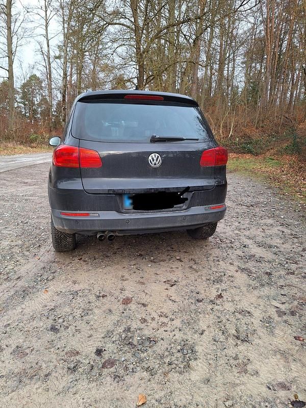 Gebraucht VW Tiguan Trendline 125 PS (91 kW) 2016 Schwarz SUV