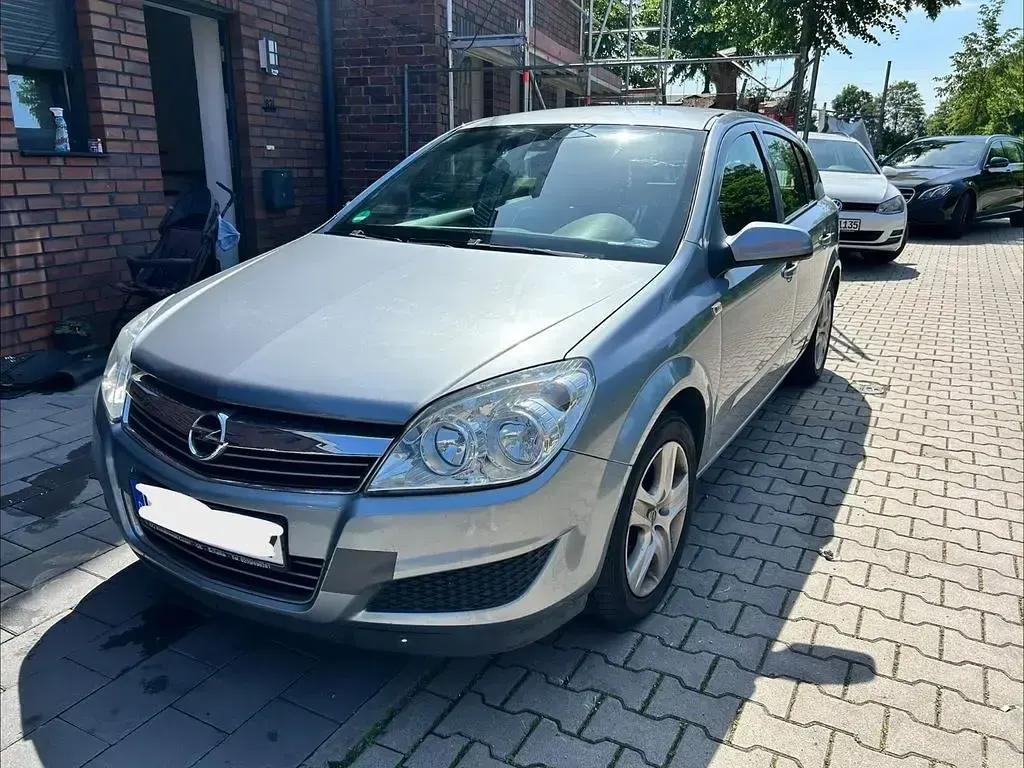 Gebraucht Opel Astra Edition 90 PS (66 kW) 2009 Grau Limousine