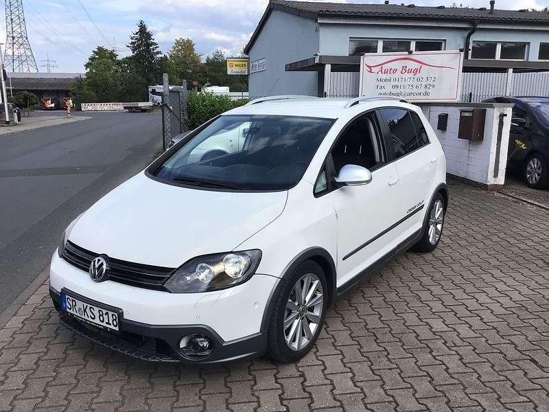 Candyweiss Gebraucht 2012 VW Golf Plus Cross Van / Kleinbus | 7.999 € (Etwas zu teuer) - Bild 1/4