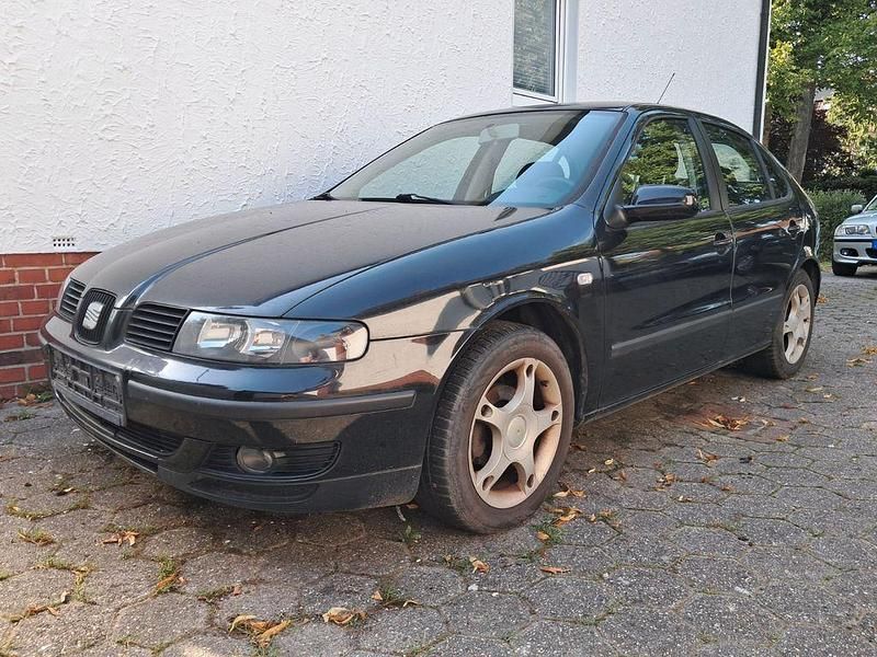 Schwarz Gebraucht 2002 Seat Leon Stella Limousine | 1.100 € (Guter Preis) - Bild 1/4