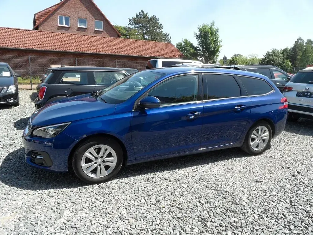 Gebraucht Peugeot 308 SW Active 131 PS (96 kW) 2020 Blau Kombi