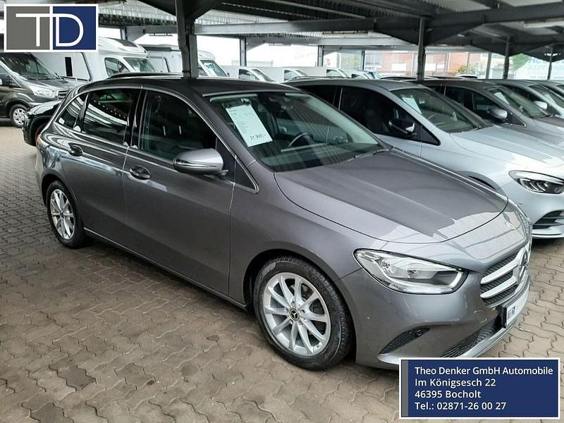 Grau Gebraucht 2021 Mercedes B180 Progressive Van / Kleinbus | 21.490 € (Fairer Preis) - Bild 1/4