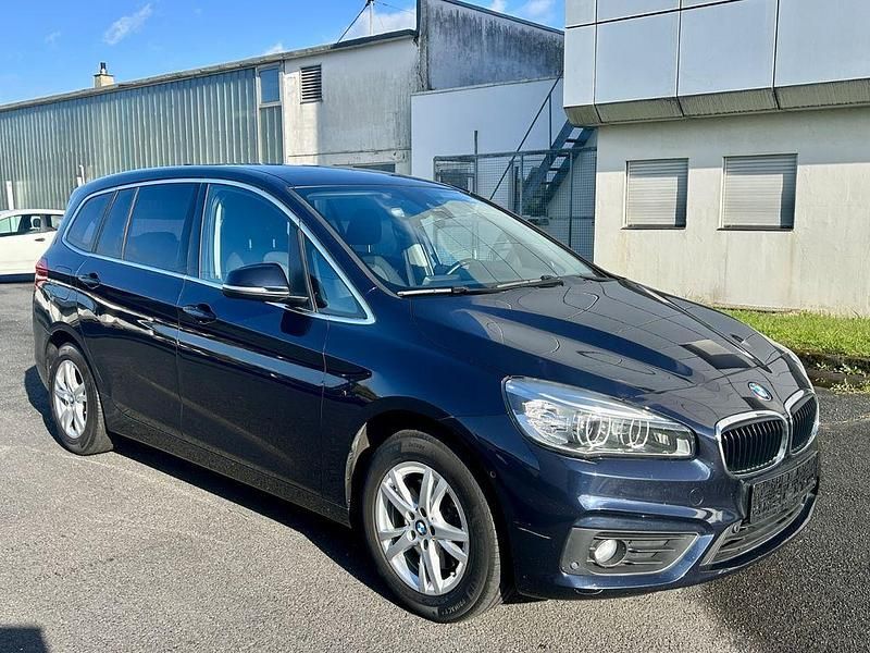Blau Gebraucht 2016 BMW 218 Gran Tourer Advantage Van / Kleinbus | 11.690 € (Fairer Preis) - Bild 1/4