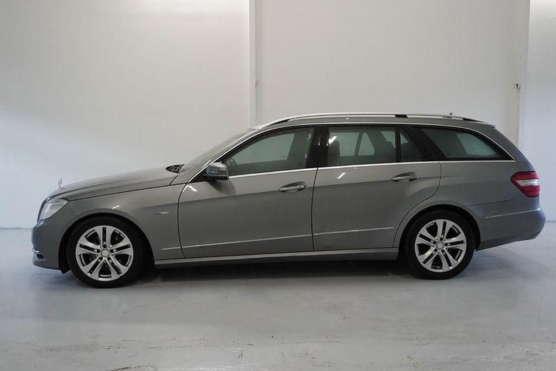 Gebraucht Mercedes E250 Avantgarde 204 PS (150 kW) 2011 Silber Limousine