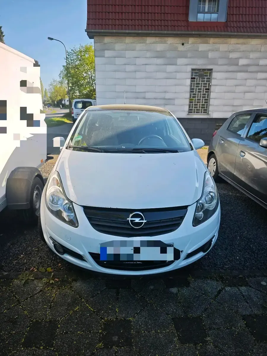 Używany Opel Corsa 80 KM (58 kW) 2009 Biały Hatchback