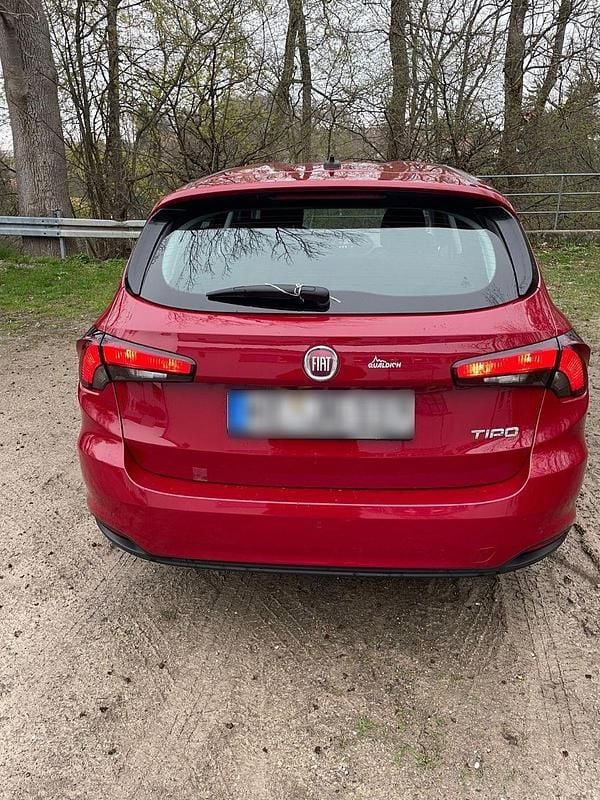Gebraucht Fiat Tipo 95 PS (69 kW) 2019 Rot Kombi