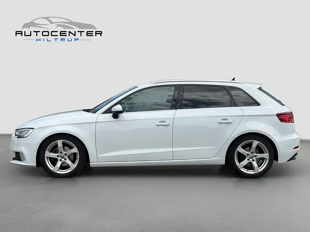 Gebraucht Audi A3 Sport 150 PS (110 kW) 2019 Weiß Limousine