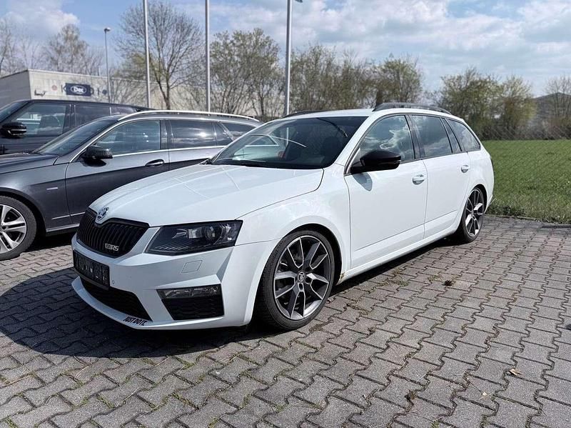 Gebraucht Skoda Octavia RS 184 PS (135 kW) 2016 Laserweiss Kleinwagen