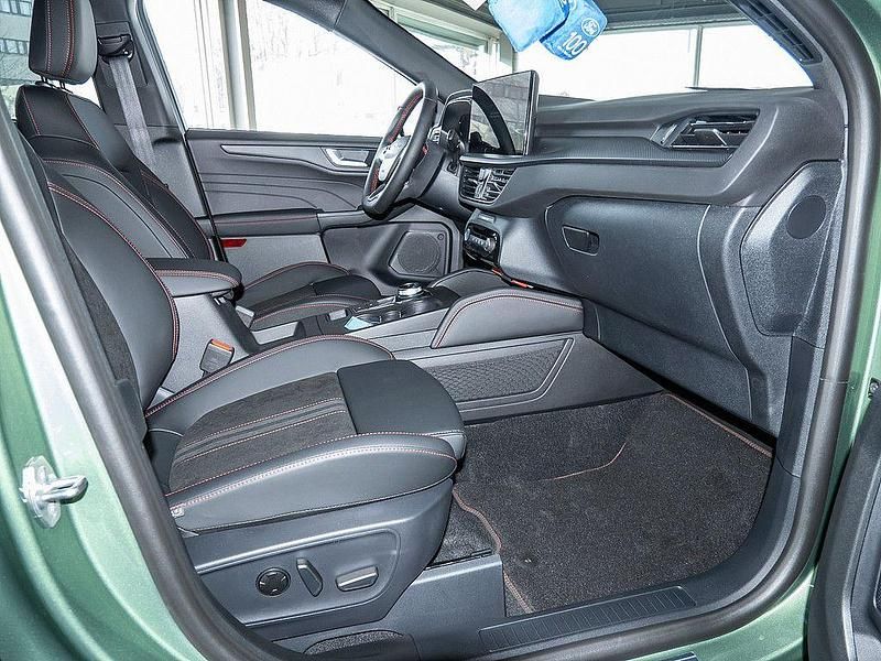 Neu Ford Kuga ST-Line X 152 PS (111 kW) 2026 Bursting green SUV