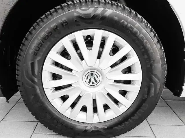 Second-hand VW Caddy 102 CP (75 kW) 2022 Alb Monovolum