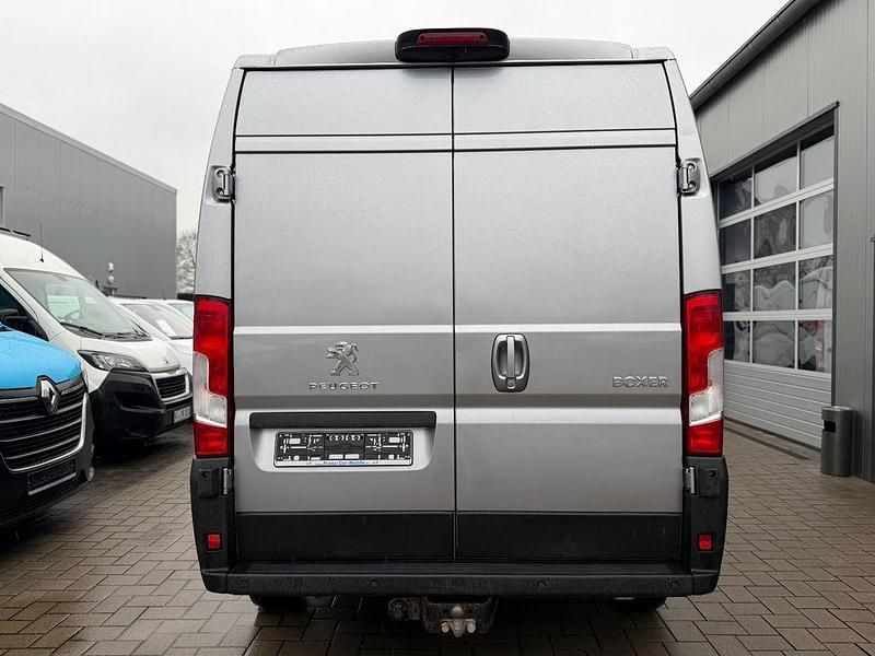 Gebraucht Peugeot Boxer 165 PS (121 kW) 2020 Silber Van