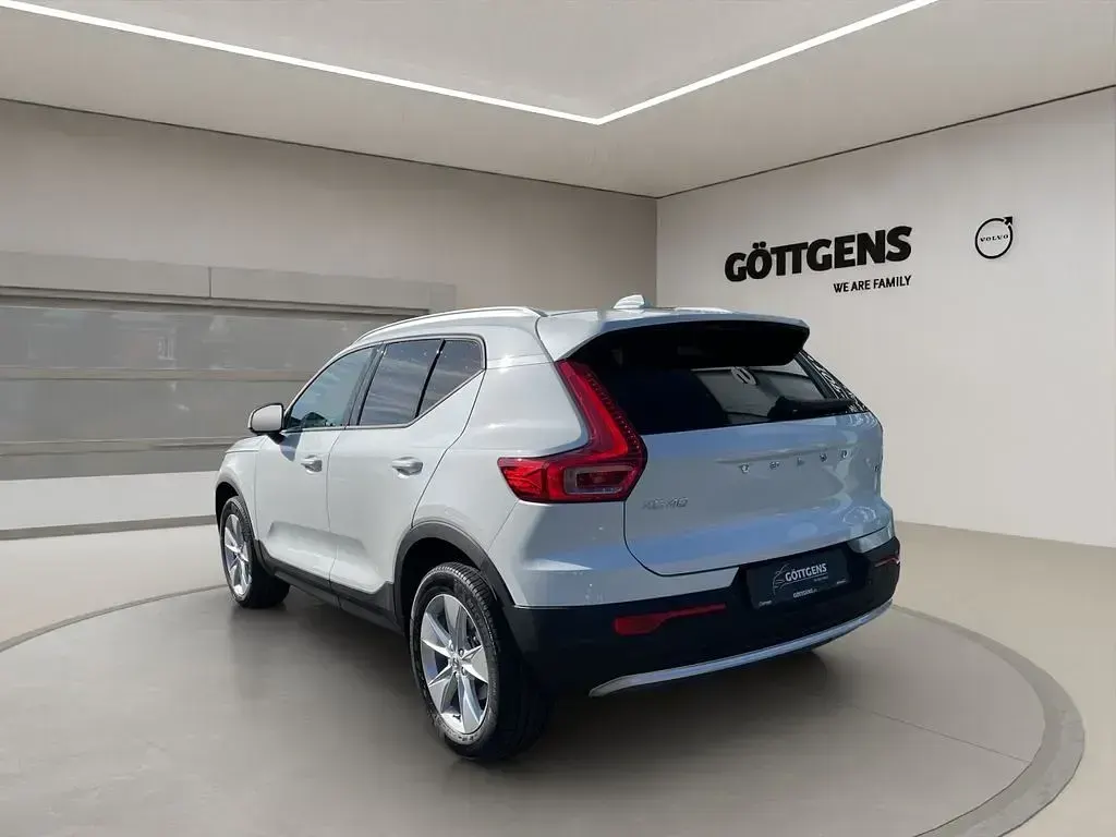 Gebraucht Volvo XC40 Core 163 PS (119 kW) 2026 Weiß SUV